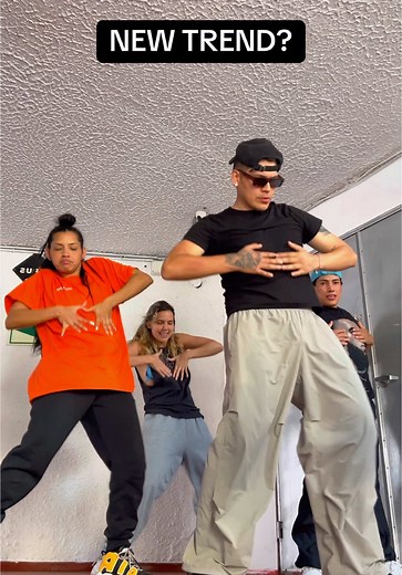 VeLDÁ 🐸🪑 DC: 🙋🏻‍♂️ @Bad Bunny Somos!!🔥 . #mc #reggaeton #badbunny #fyp #viral_video #challenge #dance