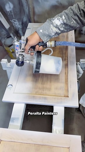 Gil | Peralta Painters Chicago on Instagram: "🔥 Fine Finish Friday 🎨 Spraying primer with the Graco HVLP 9.5 Sprayer"