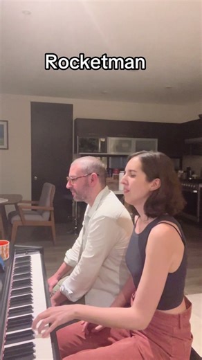 #Rocketman #eltonjohn #pianocover #cover #piano #rock #rockmusic #movie #soundtrack #singer #sing #cantante #fyi #rocketmanchallenge #karaoke #pianomusic #duet