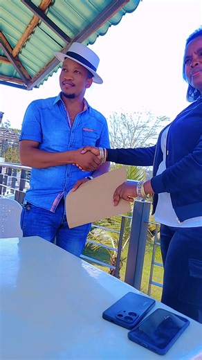 Amesahau Kukata Simu, Nikasikia "Pole Byb Huyu Ni Conman" 🤣😂🤣😂 Githegi Bay & Boat Club 🔥💯🔥💯 . The Best Place For PhotoShoots And VideoShoots. | Uncle-Kin Mike