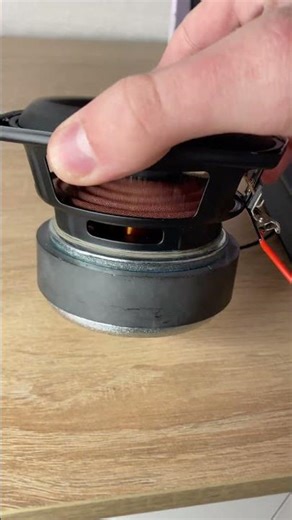 Low freq test JBL boombox 2 woofer