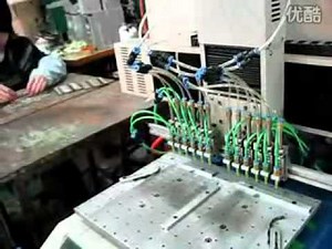 25,000 pcs plastic zipper pullers per dayWeldo Automatic color dispenser machine