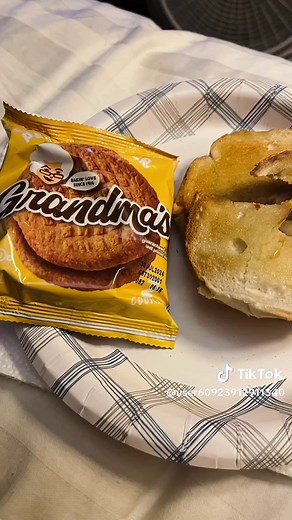 Flat Stanley (@flat.stanley46)’s videos with We Are Family (1995 Remaster) - Sister Sledge