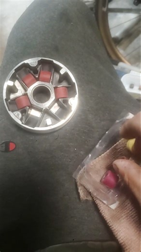 GY6 CVT Rollers Restoration #gy6 #gy6nation #moped #cleaning #sanding #restoration #rollingwrench