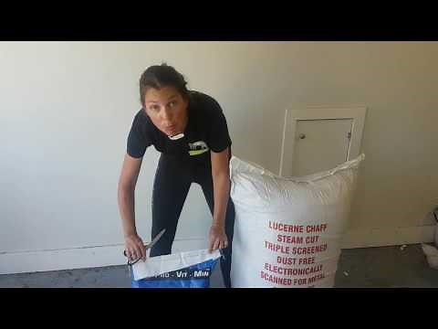 How to easily open your feed bag