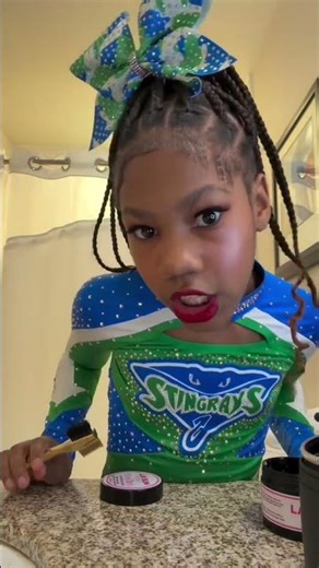 My girl really out here promoting her own edge control 😍 Lai Sum Edges by @laisumgirlz 👏🏽