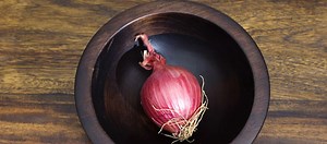 L’oignon rouge : charnu, croquant et suave - Psychologies.com