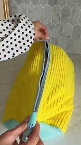 301 reactions · 25 shares | 識 Az egyedi sörték kíméletesen tisztítják a cipőket a mosógépben.  Véd a kopásoktól, a csomóktól és a sérülésektől.  Minden típusú cipőhöz illik - tornacipő, magassarkú és még sok más! Kattintson ide, ha többet szeretne megtudni | vigoshop | Facebook