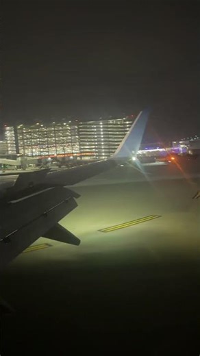 MSP night landing on Delta airlines #flight #msp #airportarrival