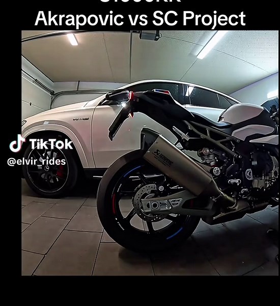 S1000RR Exhaust Showdown: Akrapovic vs SC Project