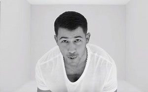 Nick Jonas sizzles in new music video
