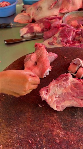 Market Pork Cutting | Fast & Efficient Technique #butcherskills #meatmarket #cuttingskills