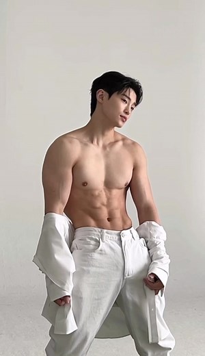 웃음이 많은 편...🤍