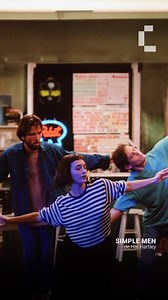 48K views · 382 reactions |  Dans “Simple Men”, Hal Hartley filme l’errance comme une ritournelle, un mouvement suspendu entre le désir de partir et l’espoir d’un ancrage. L’Amérique se déploie en arrière-plan, vaste et fuyante. Et puis, quelque part, une danse sur “Kool Thing” de Sonic Youth, comme une parenthèse hors du temps.  Le film fait partie de votre grande rétrospective "Indés U.S." : https://bit.ly/3PYnEwZ | LaCinetek | Facebook