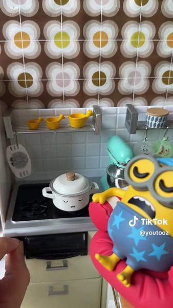 Jerry the Minion Jello Adventure