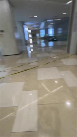 家人们！南二环金樽KTV放大招，4小时欢唱 12瓶酒，配红酒果盘。原价1128砍至398，科技装修，歌单全。这价快乐白给，速组队！ #附近KTV优惠 #live house优惠 #k歌音响 #预谋 #17号音乐仓库是会玩现场的