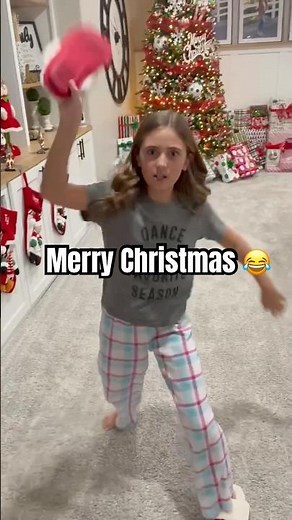 A Chipmunk Christmas 😂 #lifeaswegomez #helium #funny