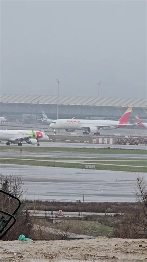 Adolfo Suárez Madrid-Barajas Airport: Aviation Insights