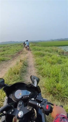 R 15 V3 Vs Apache RTR 4v vs babj 220 #apacherr #apachertr #bajajmotorcycle #tvsraider #indianbikes