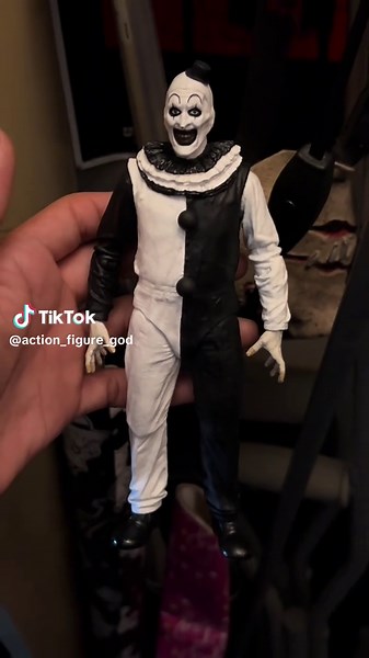 Custom Art The Clown 1/12 for sale! Message me threw instagram @action_figure_god or come to the in person booth at ninja x change! @Playit3d #custom #arttheclown #terrifierclown #terrifier #blowup