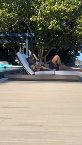 I took a little nappy poo today. I’m allowed to relax. #famousmisspeaches🍑 | Miss Peaches