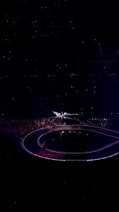 923K views · 9.8K reactions | Nói gì thì nói, chứ Katy Perry chưa bao giờ làm chúng ta thất vọng vì phần nhìn cả 殺殺殺 Phần trình diễn "Roar" cực mãn nhãn của Katy tại The Lifetimes Tour vừa diễn ra tối qua. | Ghiền US-UK | Facebook