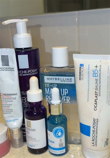 Night skin care routine with La Roche-Posay