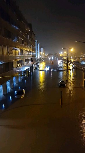 Lisboa Live on Instagram: "Live from Lisboa in Avenida 24 de Julho with a big flood. It rained for almost 2 hours non stop ☔️ #aovivo #live #lisboa #lisbon #lisboalive #livecontent #inundação #portugal"