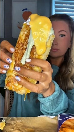 😳 I Couldn't Believe How Cheesy Taco Bell's Grilled Cheese Burrito Was... 🌯🧀 | ASMR Mukbang #viral