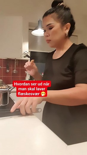 Hvem elsker flæskesvær hjemmelavet???🤗 #Flæskesvær #Mad #fbreels #Lividenmark | Riisfeldt Familien'Liv in Denmark