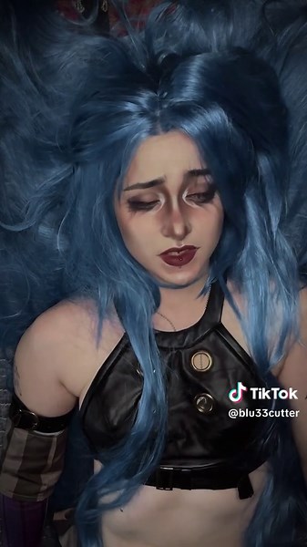 Stunning Jinx Cosplay Highlights from League of Legends