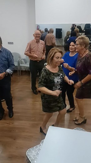 Baila, baila 💃💃💃🌹🌹🌹 | Carmen Fernandez