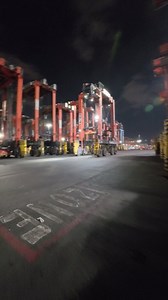 Let's look for my straddle carrier @trucker_gang #ila #fyp #pov #straddlecarrier #bluecollar #ilwu #themachineoperator #funny #starwars #gta5 | the_machine_operator