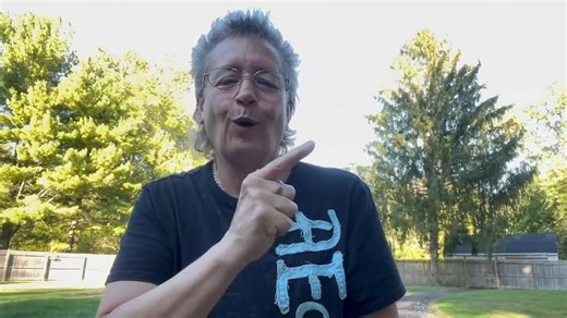 It’s been awhile since I vlogged. I believe it’s been a month and a half ? It is awkward. This is a message for Scherri White-Wheeler. Her actions made me value my friends. Please watch the ending 2 videos. ❤️ | Beth Davenport