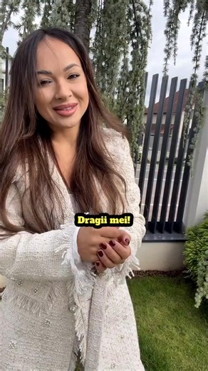 🌟 Vlăduța Lupău și Grupul Psaltic TRONOS – într-un concert de colinde de excepție 🎶 📍 Sala Palatului – 21 decembrie 2025, ora 18:00 🎄 O seară magică de Crăciun, plină de emoție, lumină și armonie! 🎤 Alături de: ✨ Vlăduța Lupău – vocea care aduce bucurie în suflete 🙏 Grupul Psaltic TRONOS, condus de Arhidiaconul Mihail Bucă, protopsaltul Catedralei Patriarhale 🎻 Orchestra Metropolitană București, sub bagheta maestrului Daniel Jinga 🎶 Invitat special: Maria Coman 🎀 Un spectacol care uneșt