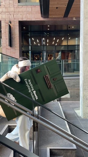 Don’t miss our Holiday Pop-Up! 🎁✨ Visit the #AnythingRoots Post Pop-Up in Toronto to find thoughtful gifts from our latest collections. Plus, send a free personalized greeting card and get the chance to win a $250 Roots gift card. Nov 22 - 28, 11am - 7pm The Well 486 Front St. W., Unit LGL07 (Lower ground across from Wellington Market) We hope to see you there! 🎄❤️ #thewell #toronto #torontotiktok #thingstodotoronto