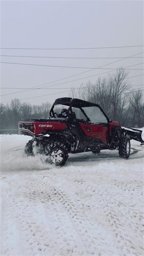 Can Am Commander 700 XT Winter Donuts #CanAm #SideBySide #CanAmCommander