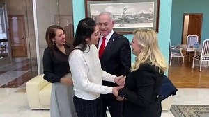 El encuentro entre Naama Issachar con Benjamin Netanyahu y su esposa, el primer ministro se encargo de negociar la liberación de la turista. Naama fue encarcelada en Rusia en el 2019 por transportar 9,5 gramos de marihuana. #NaamaIssachar #Netanyahu #Putin | Radio Jai