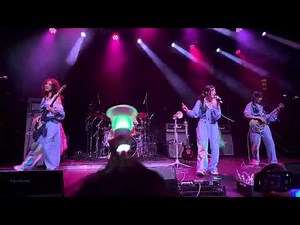 QWER ‘T.B.H.’ Rockation live in Brooklyn New York 큐더블유이알 251031 4K