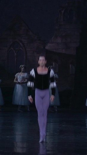 ✨”Giselle” de Jean Coralli et Jules Perrot, l’un des grands ballets du répertoire de la Compagnie. 🩰 Extrait avec les Etoiles Léonore Baulac et Marc Moreau. 📅 Palais Garnier 📍Jusqu’au 31 octobre 🤝Avec le soutien de Kinoshita Group. | Opéra national de Paris