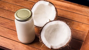 6 Best Healthy Substitutes For Coconut Oil In Baking