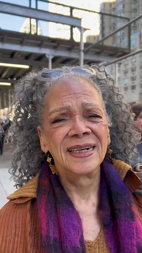 Women on the Street (@womenonthestreet)’s videos with original sound - Women on the Street