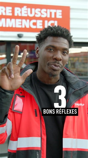 🔨 La qualification RGE à portée de main ! Entraînez-vous en ligne, passez l'examen et accédez à des produits éligibles aux aides avec POINT.P ! Profitez d’outils pratiques pour simplifier vos chantiers. Découvrez l’appli pour commencer dès maintenant ! | POINT.P