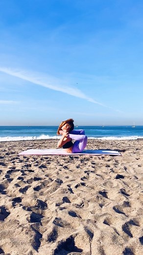 Anna McNulty on Instagram: "Just posted a new stretch routine on Anna McNulty Stretches YouTube channel ☀️🌊"