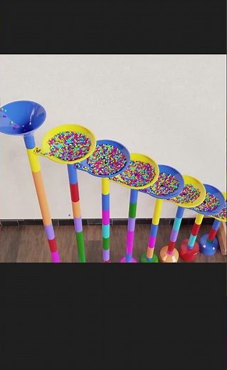 Marble Run : colorful and small marbles run