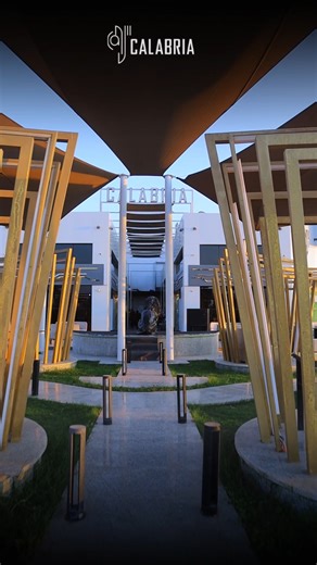 أجمل الأوقات تبدأ في CALABRIA في CALABRIA كل لحظة ليها طعمها الخاص 😍✨ جو ممتع، أكل شهي ومكان يخليك تحس بالراحة من أول ما تدخل تعالى استمتع بالقهوة، الفطار او الغداء أو العشاء مع صحابك أو عيلتك الأجواء هنا غير احجز مكانك دلوقتي واستمتع بوقتك Great vibes, delicious food, and moments that matter 😍✨ Coffee, breakfast, lunch, or dinner — CALABRIA’s the place to be! Book your table and enjoy every bite! For reservations and inquiries 📞 01200222774 📞01286750865 Address: Boulevard Mall - waslet Dahs