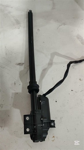 Porsche Cayenne 2013ci il, arxa sol qapi perdesinin temiri. 0557524604