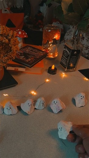 DIY Halloween Decor 👻 | Easy Ghost Decor