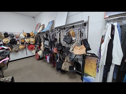 ARE THRIFT STORES BETTER IN UPSCALE AREAS? LET'S SEE! GOODWILL-SEDONA, ARIZONA! Thrift with me!