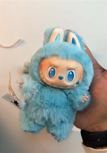 Unboxing del muñeco Labubu Big into Energy